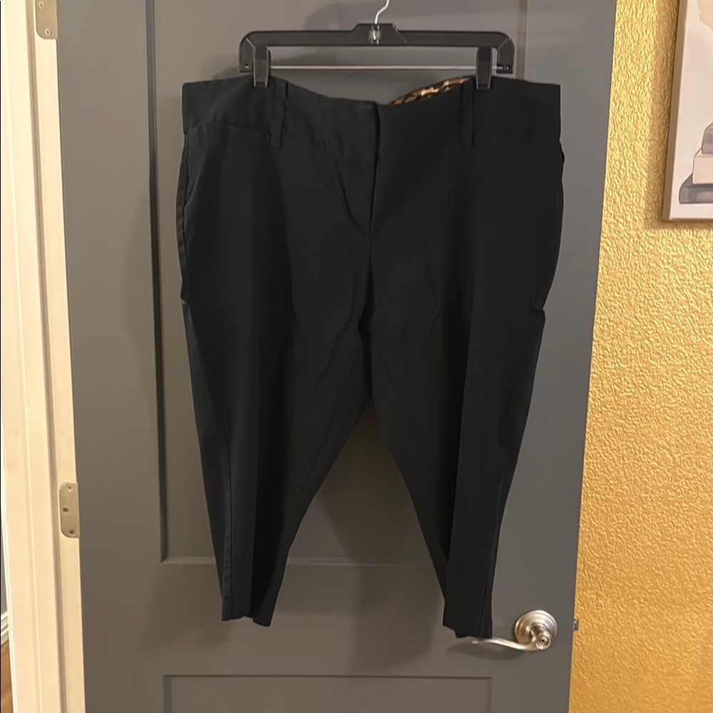 Maurices Black Dressy Capri Pants Classic Straight-Leg
